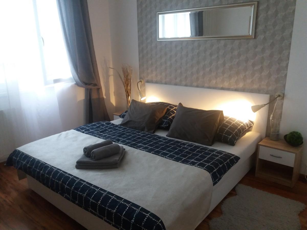 Apartment 3Kk De Luxe Бероун Екстер'єр фото